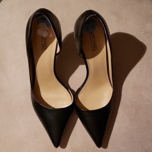 Michael Kors black pumps